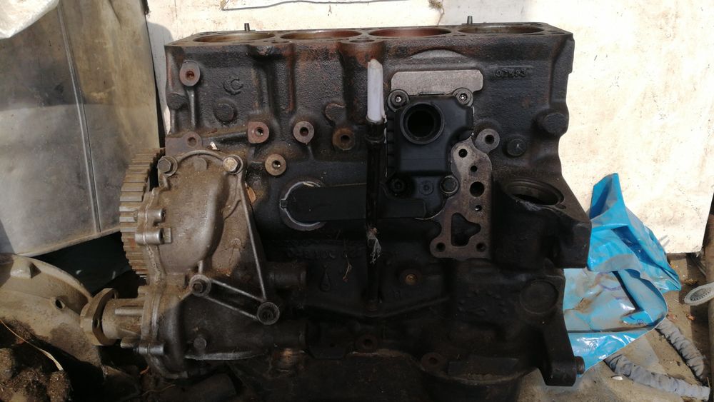 Двигатель 2 Е. Объём 2 литра