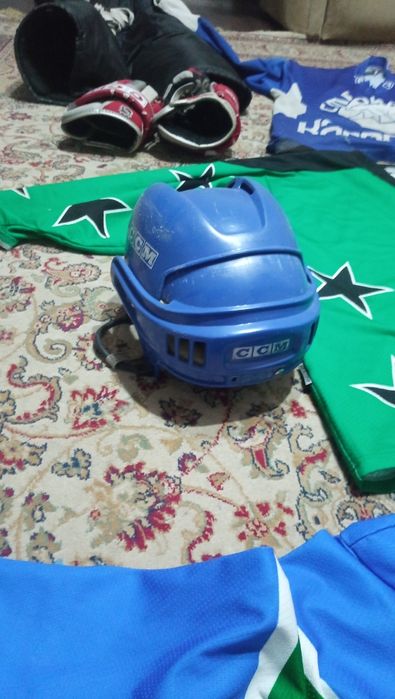 Продам хоккейную Форму