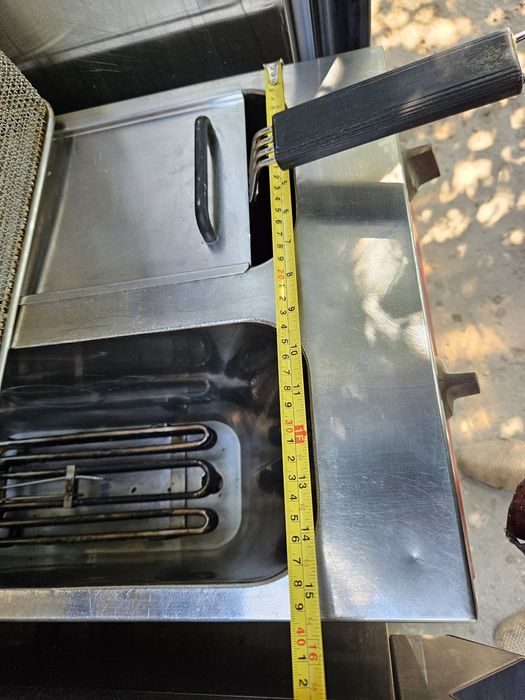 Фритюрник на база професионален на ток трифазен 2х12 литра втора употр