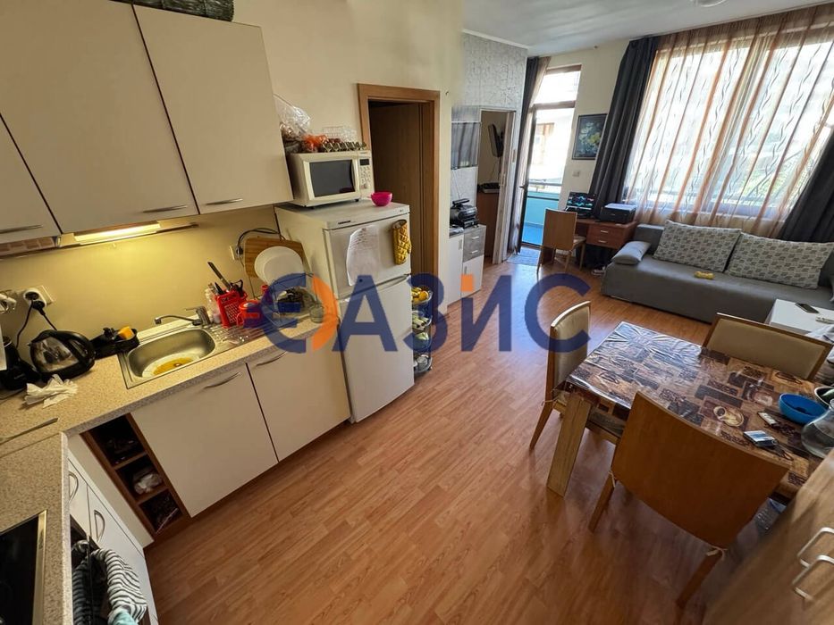 Продава се Двустаен апартамент в Свети Влас - 60 кв.м за 804 €/кв.м - Снимка #2