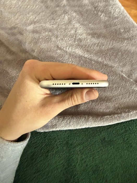 iPhone 11 128gb alb in condiție perfecta