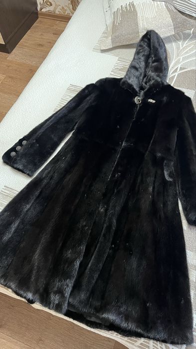 Продаж норковую шубу