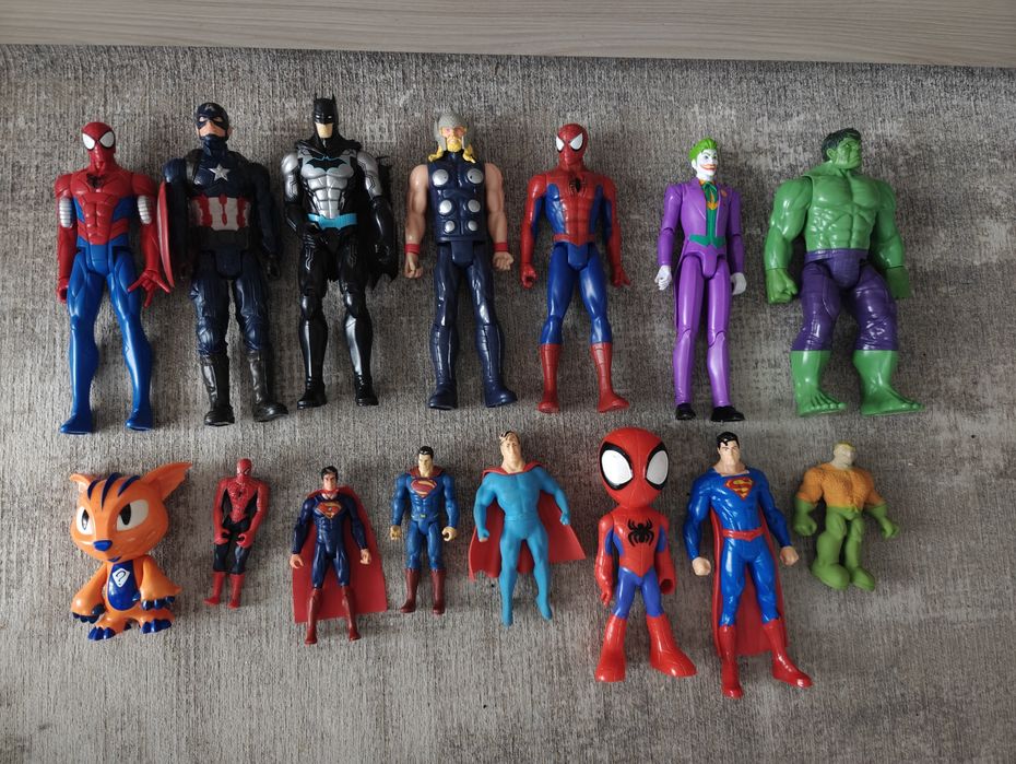 Vând Super Eroi Marvel