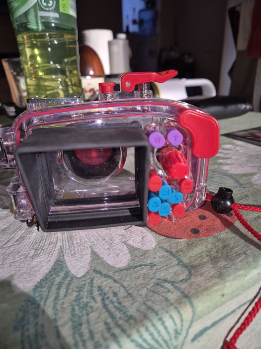 Carcasa subacvatica pentru Olympus PT-032 si incarcator acumulatori