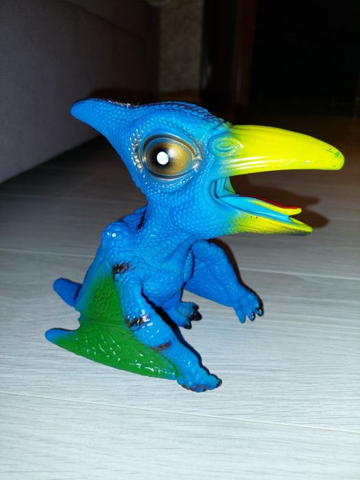 Dinozaur de jucarie