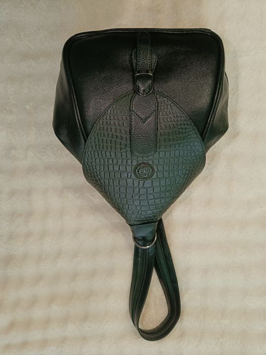 Продам кожаную сумку