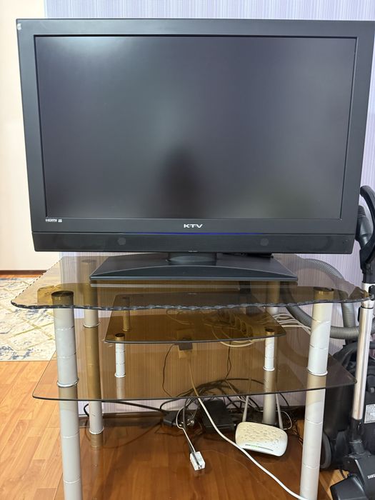 Телевизор с подставкой