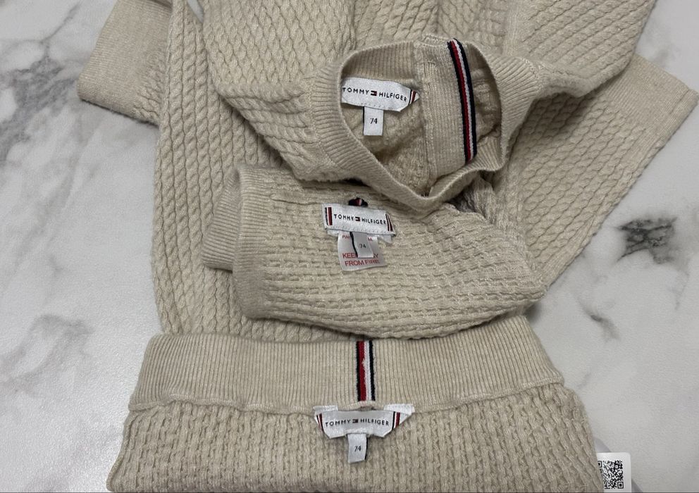 Комплект Tommy Hilfiger 74 блуза, панталон и шапка