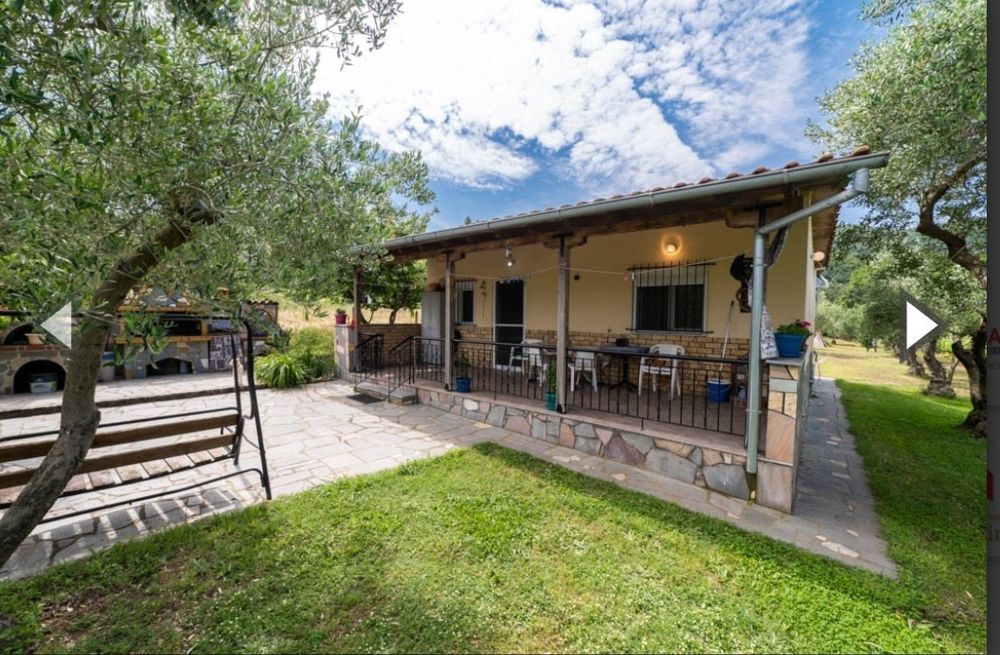 Къща за гости близо до Неа Перамос и Неа Ираклица