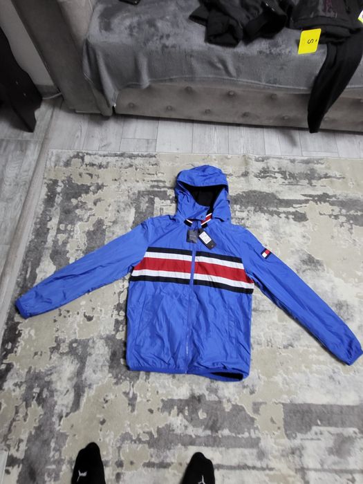 Vind Geaca Tommy Hiflingher