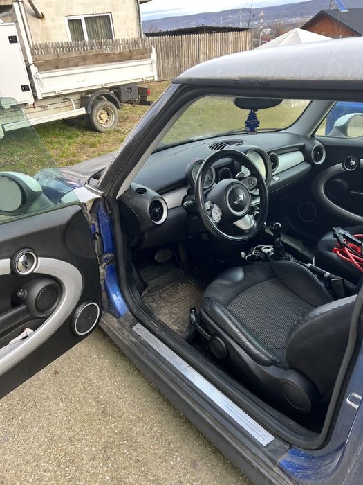 Dezmembrez mini cooper r56 2007 1.6 benzina