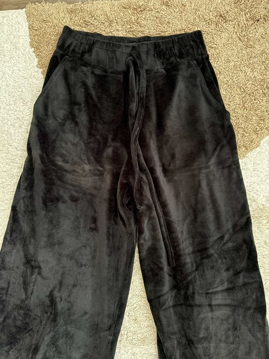 Compleu Foggi Bluza pe Gat si Pantaloni Evazati Catifea Negru Marimea XS (EUR36)