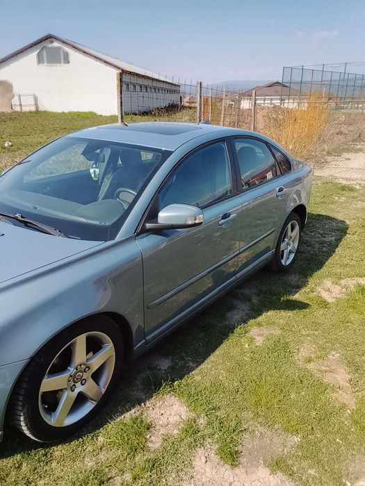 Volvo s40 2.4i.  Ca nou