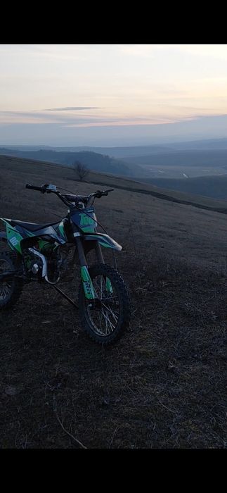 Se vinde cross jrh 125 cc