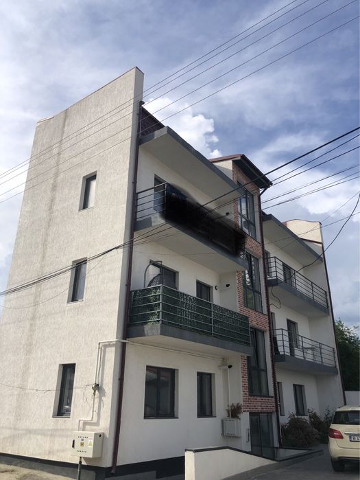 Apartament cu 3 camere. Direct proprietar.