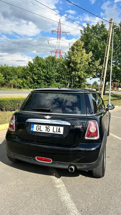 Vând Mini Cooper