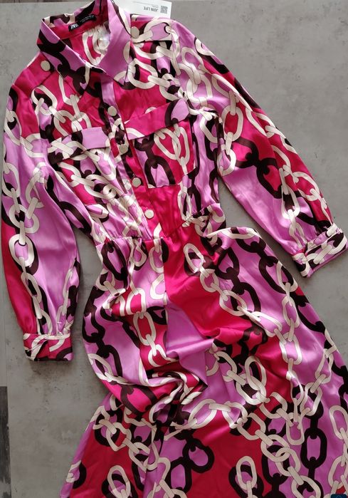 Нова цветна рокля на Zara