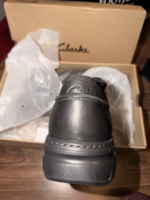 Clarks barbatesti negrii