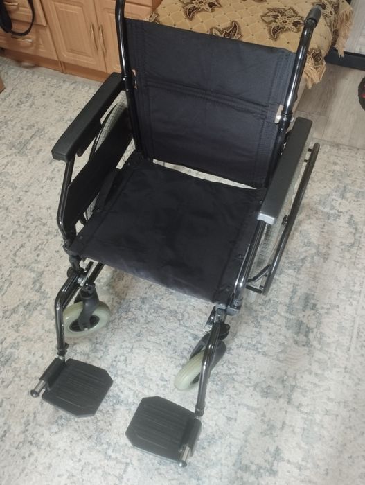 Продам б/у кресло коляску