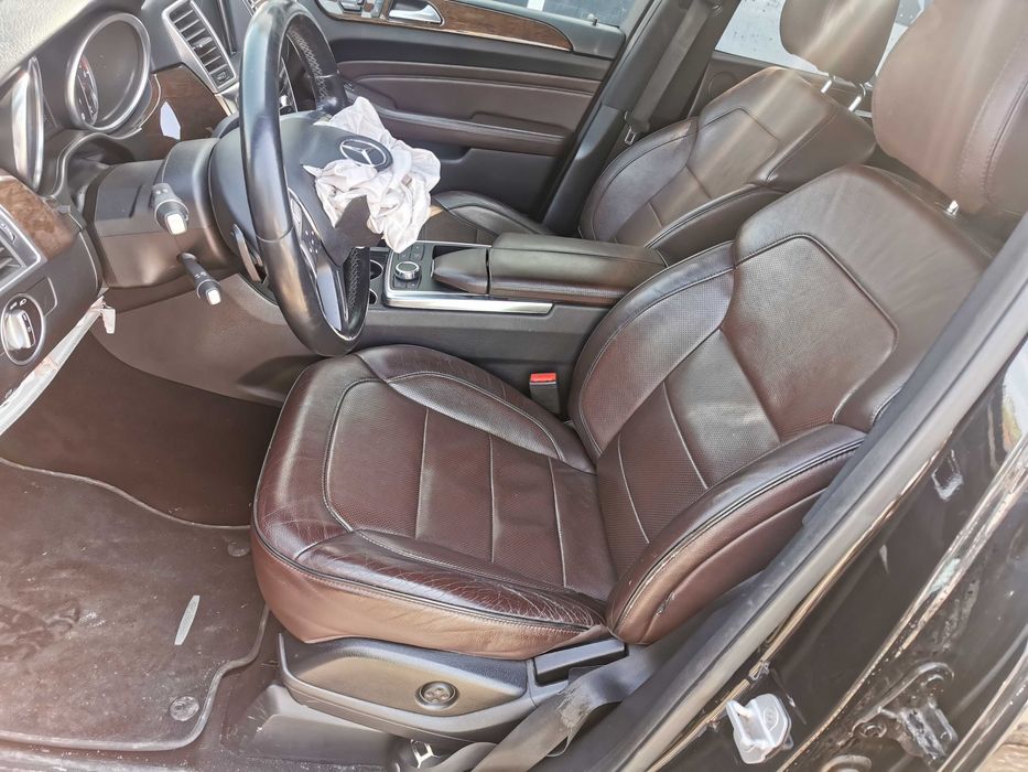 Dezmembrez mercedes ml w166/ML 350D/stop ml/bara spate ml/praguri ml/