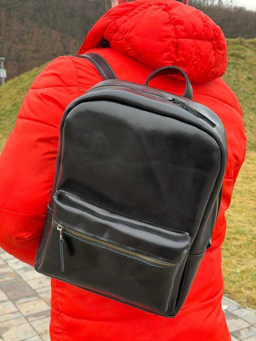 Rucsac pentru laptop fabricat din piele naturală lucioasă. Rucsac din piele naturală. Rucsac pentru laptop. Leather laptop backpack