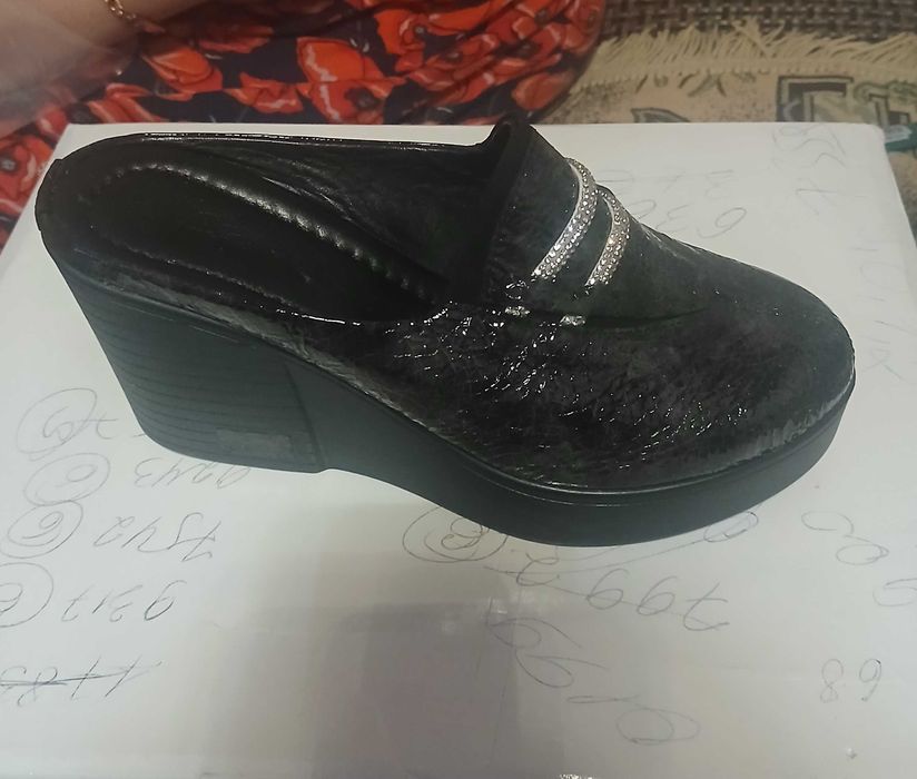 Продам обувь новую