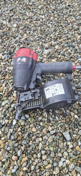 Pistol pneumatic cuie lemn Senco