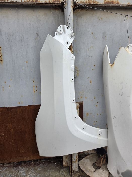 Продам крылья на разные марки авто