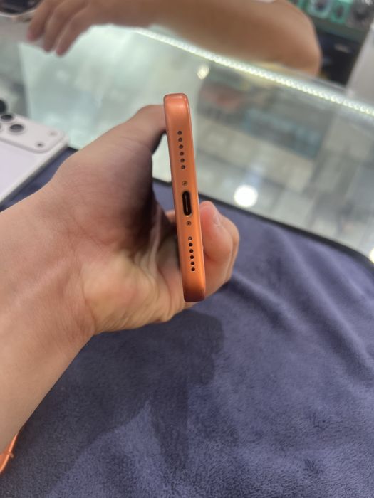 Iphone 17 pro max ORANGE