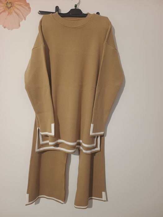 Compleuri Tricotate Dama ! Măsura  M L din material Superior