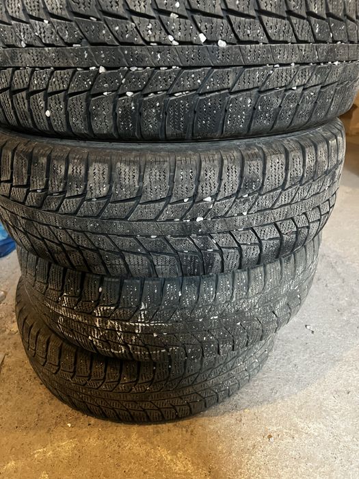 Продается зимняя резина липучка б/у