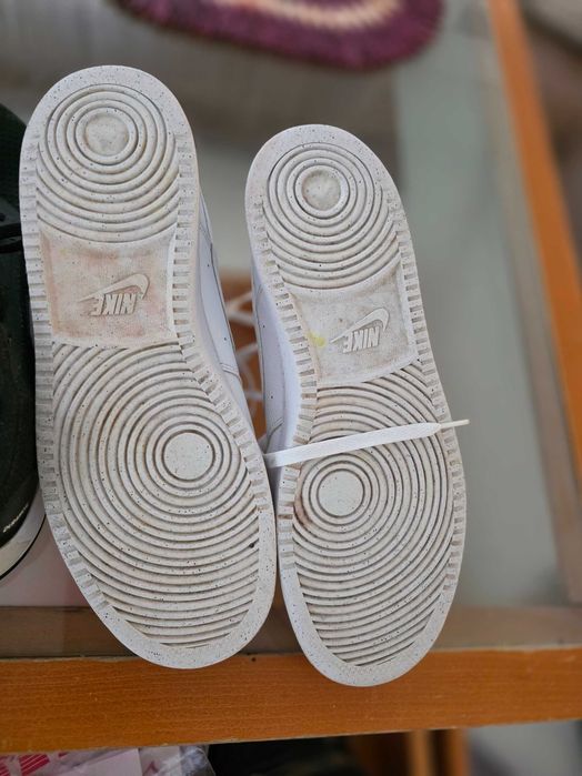 Кецове бели Nike