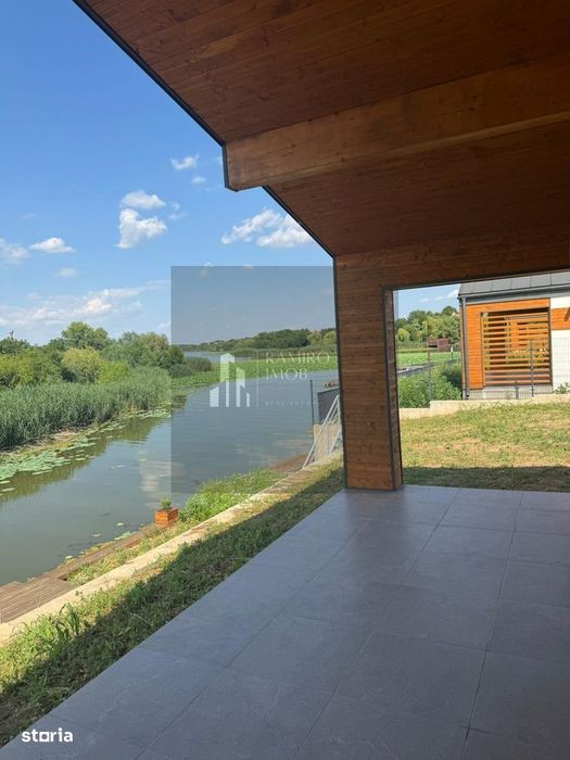 Casa in Snagov -vedere si ponton la lac/