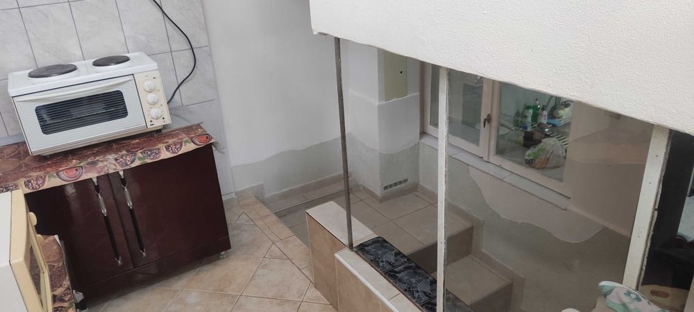 Дава се под наем Етаж от къща в Варна, Цветен квартал - 45 кв.м за 348.84 € - Снимка #16