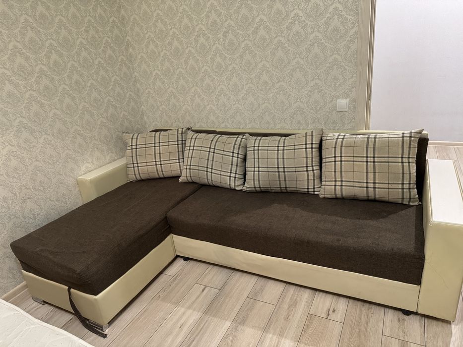 Продается поддержанный, раскладной диван