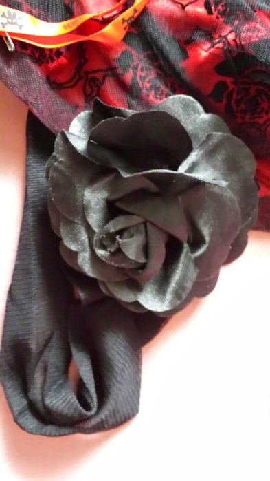 Готическа рокля в червено и черна дантела от UK - Hell Bunny