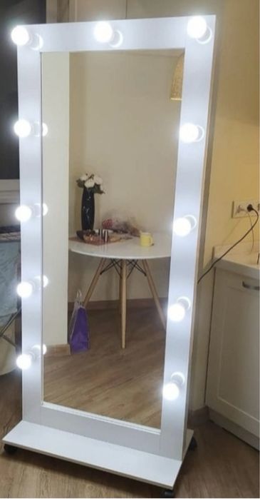 Продам зеркало напольное