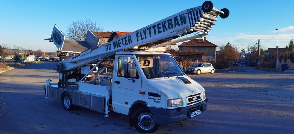 Автовишка Строителен асансьор. Мобилен Хаспел под наем.