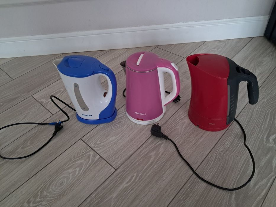 Чайники продам три штуки.