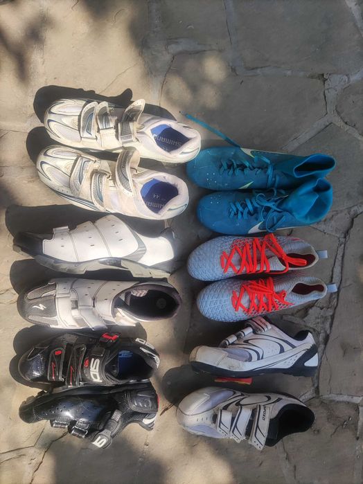 Бутонки за футбол, обувки за велосипед. 50лв за всички