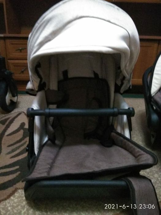 Коляска детская три  в одном