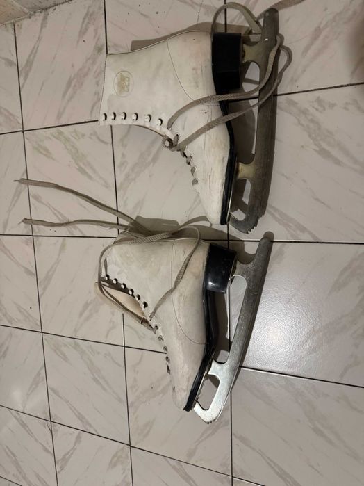 Кънки за лед номер 25