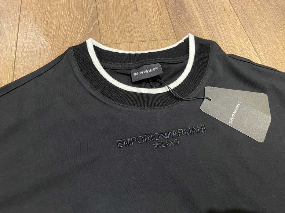 Оригинална тениска Emporio Armani, черна, размери: M, L и XL
