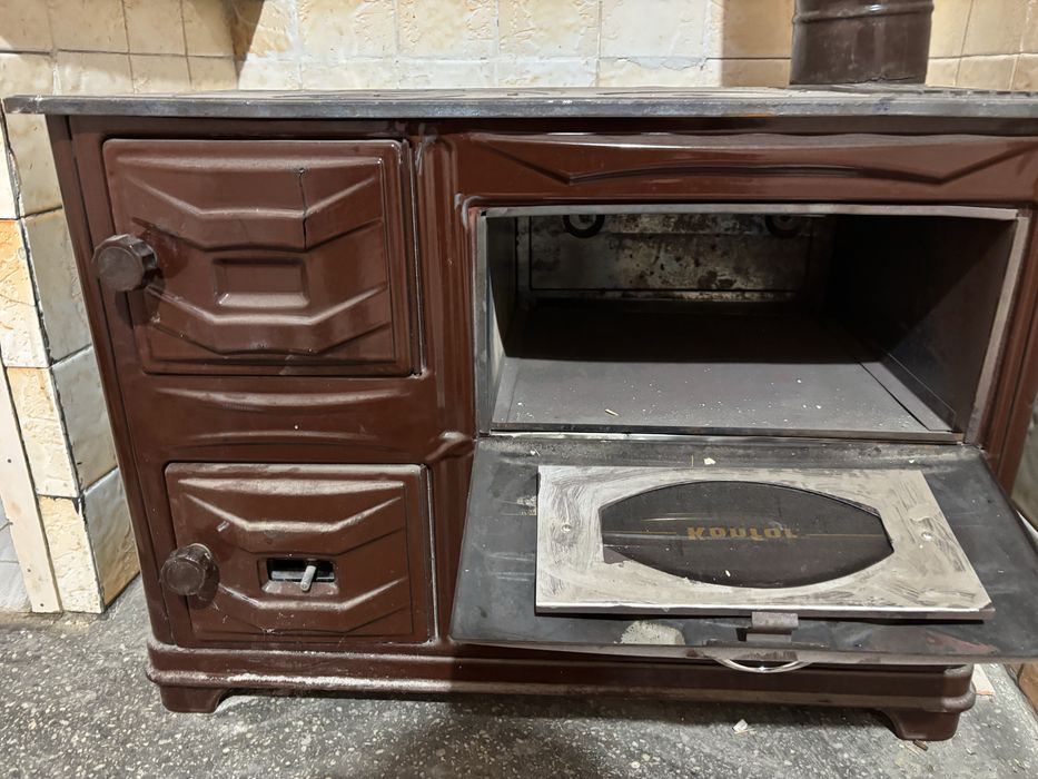 Готварска печка на твърдо гориво Konfor