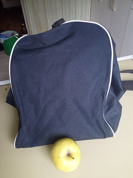 Продам сумку б.у.для коньков