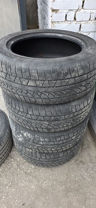 Гуми 235/55/17 4бр