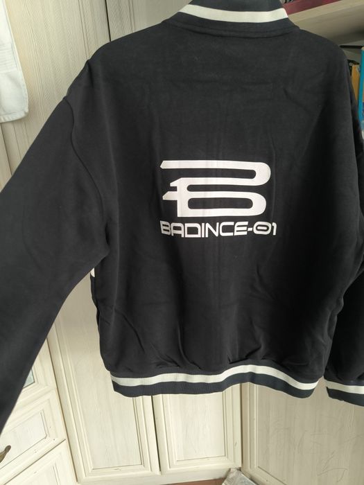 Продам женский спортивный костюм.