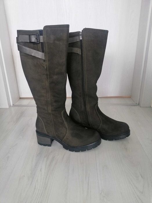 Продавам нови ботуши Campione - естествен набук, цвят каки