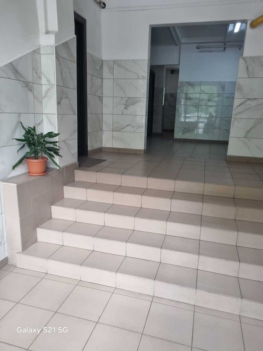 Apartament 3 camere/2 bai, 69 mp + balcon + pivniță,