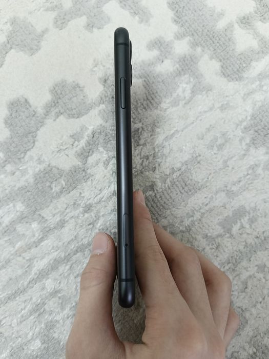 iPhone 11  64 Гб,в идеальном состоянии